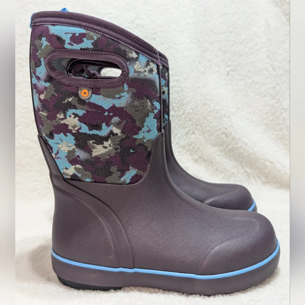 NWOT Bogs Kids Classic II Rain Snow Waterproof Boot Purple Camo Youth sz 3
